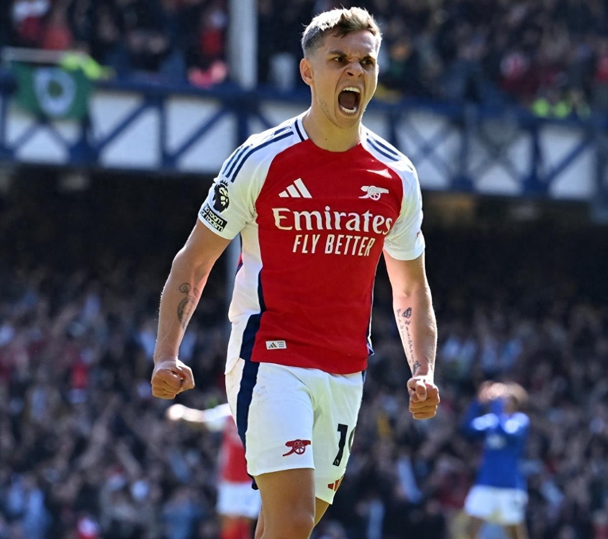 湖人逆转勇士詹姆斯狂砍34分（詹姆斯34分领衔湖人逆转击败勇士）