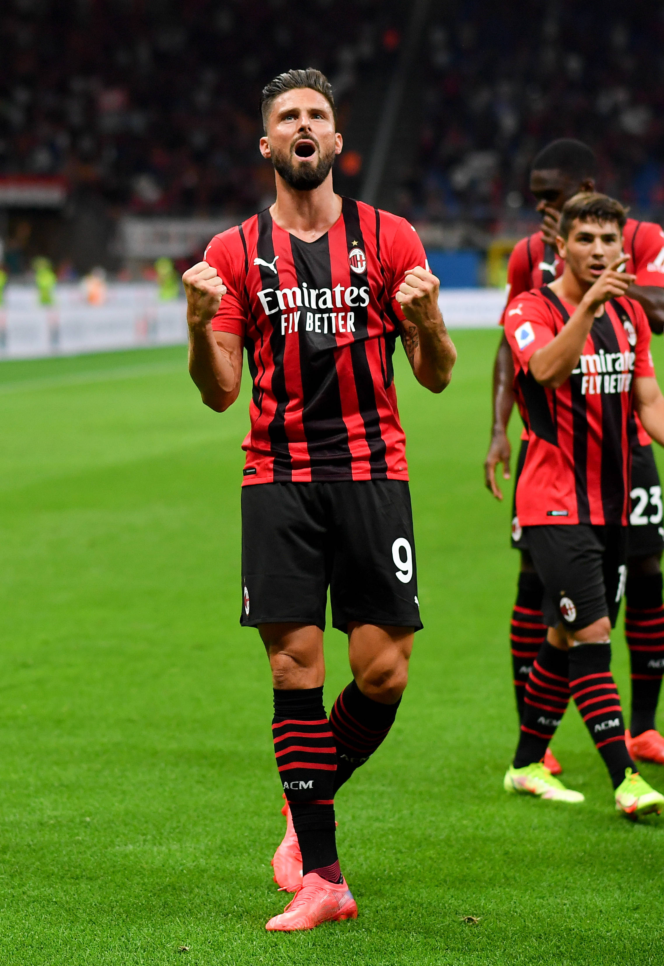 B席达成欧冠百场里程碑，成葡萄牙球员第四人（B席欧冠出场破百，葡萄牙球员第4人达此里程碑）