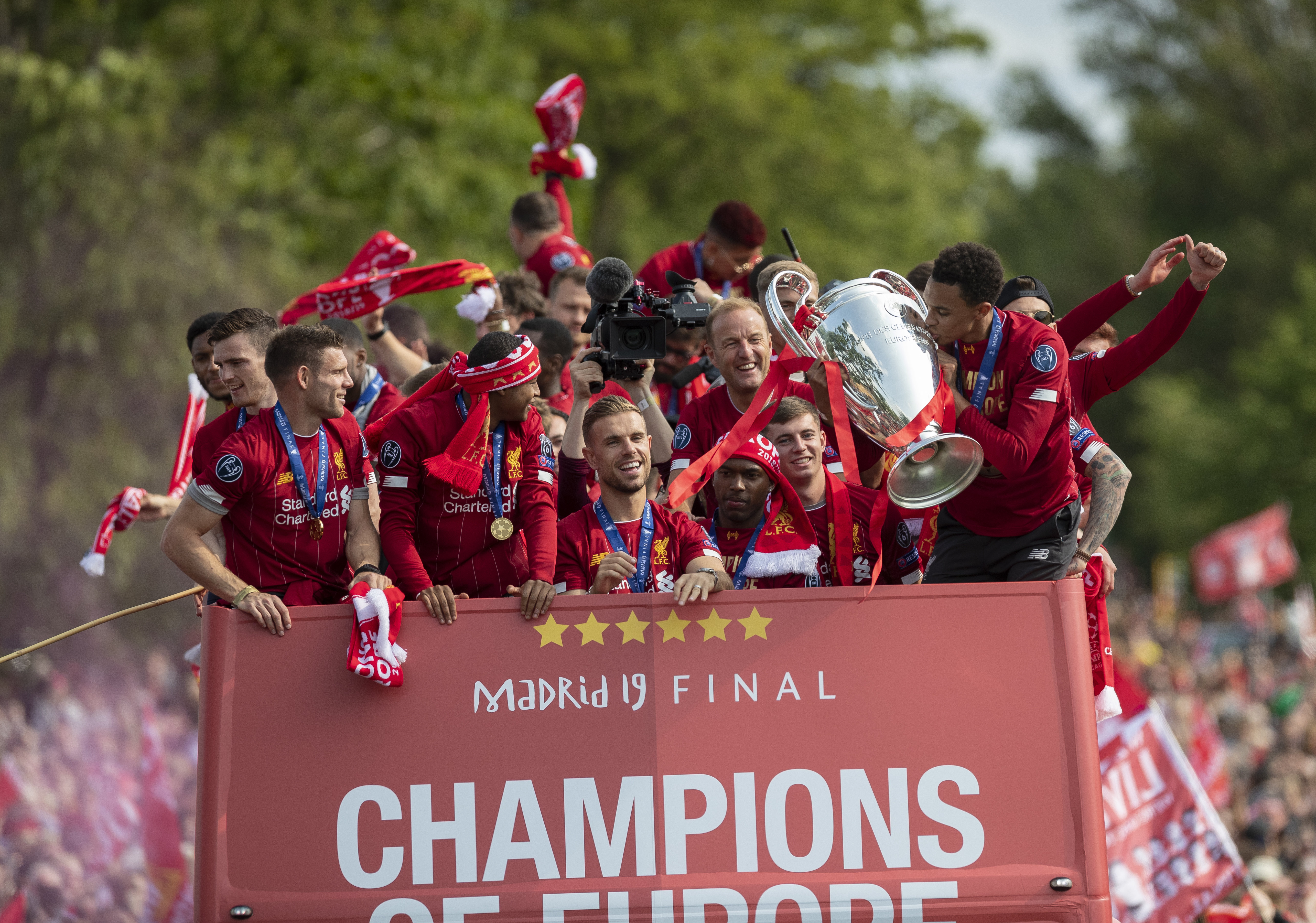 12轮仅1胜德甲垫底！官方：美因茨主帅亨里克森下课（德甲垫底、前12轮仅1胜！美因茨官宣主帅亨里克森下课）