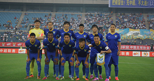 康宁汉姆生涯罚球命中率85%，但是连续2场投丢关键罚球（尽管生涯罚球率85%，康宁汉姆已连两场丢关键罚球）