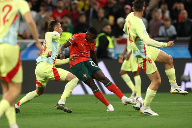 回购价2300万欧，记者：国米预计会在明夏买回小斯坦科维奇（记者：国米或将于明夏以2300万欧回购小斯坦科维奇）