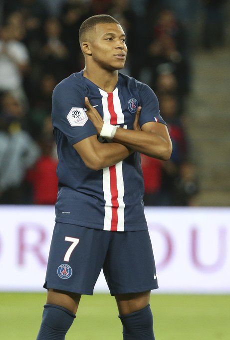 德媒：纳格尔斯曼未征召施蒂勒，斯图加特内部感到十分困惑（德媒：纳格尔斯曼未召施蒂勒，斯图加特队内疑惑不解）