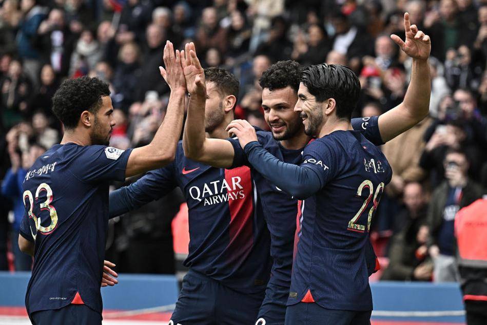 洲际杯前瞻：蓝十字防守存在漏洞，弗拉门戈士气正旺力争晋级（洲际杯展望：蓝十字后防隐患凸显，气势正盛的弗拉门戈剑指晋级）