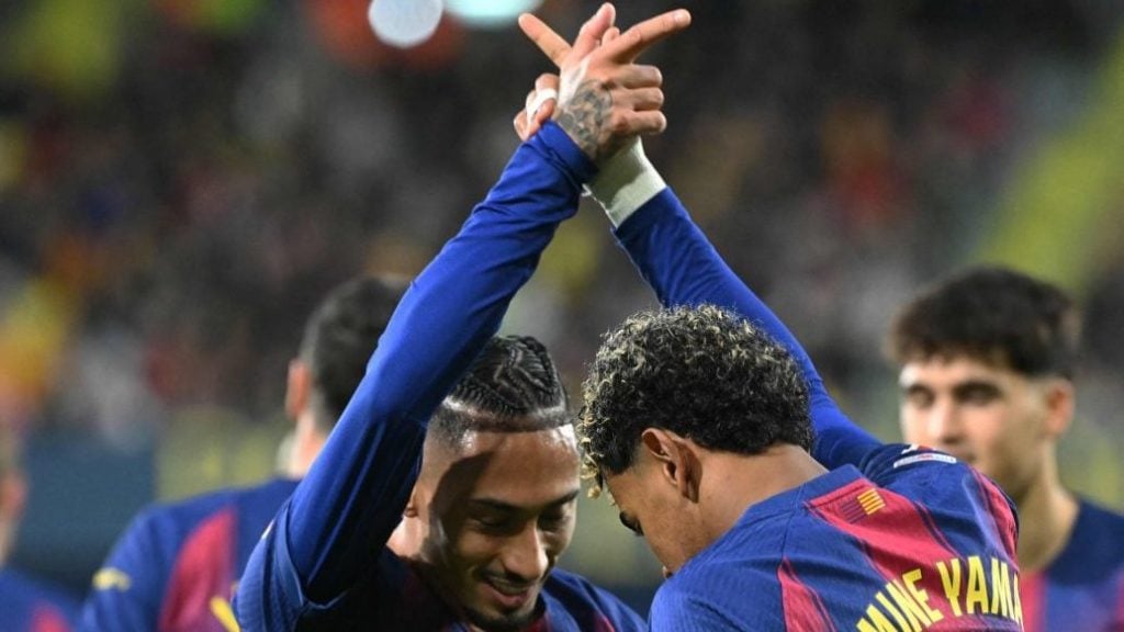 拉斯穆斯·霍伊伦(22 岁)在那不勒斯对阵尤文图斯的比赛中攻入 2 个进球！（22岁拉斯穆斯·霍伊伦在那不勒斯对尤文一役梅开二度！）