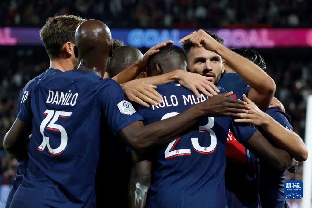 那不勒斯官方：洛博特卡在意杯赛前热身时左腿后胫肌拉伤（那不勒斯通报：洛博特卡意大利杯赛前热身左腿后胫肌拉伤）