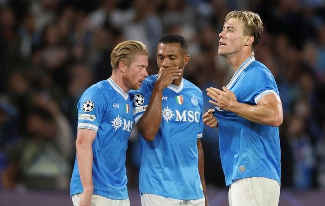 热议国安夺足协杯：河南经验不足，希望国安明年外战别搞砸（国安足协杯夺冠引热议：河南经验短板凸显，盼国安明年外战别掉链子）