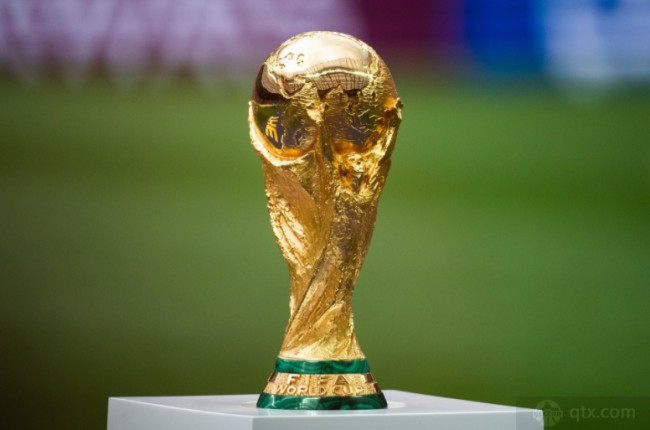 球迷：请你继续保持这个火力！（球迷：请继续火力全开！）